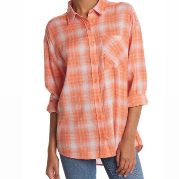 NWOT Abound Women Oversized Coral Plaid Flannel Long Sleeve ButtonUp Shirt Small - Picture 2 of 8